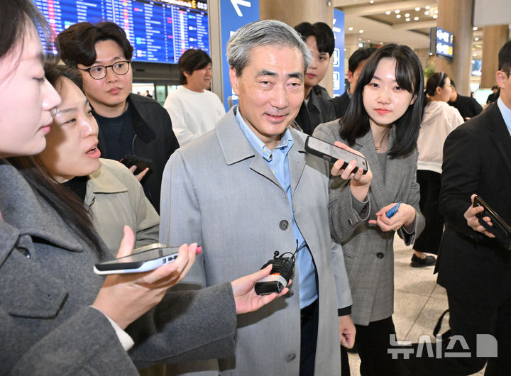 신현송 한국은행 총재 후보자 귀국… "막중한 책임감 느껴" [뉴시스Pic]
