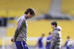 생각에 잠긴 홍명보 감독