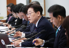 이 대통령 "쓰레기봉투 사재기 할 이유 없어…원유 90만 배럴 북한 갔다는 헛소문 신속 수사"