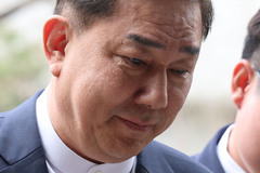 20일 만에 경찰 출석한 김병기 "무혐의 입증할 것" [뉴시스Pic]