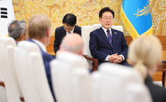 미국 하원의원단 접견하며 발언하는 이재명 대통령