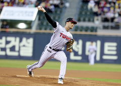 LG, 롯데에 2-1 강우콜드 승리…선두 삼성과 승차 지워