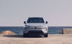 볼보車, 韓서 전기SUV 'EX90' 출격 "한세기 안전 헤리티지와 미래 모빌리티 결합"