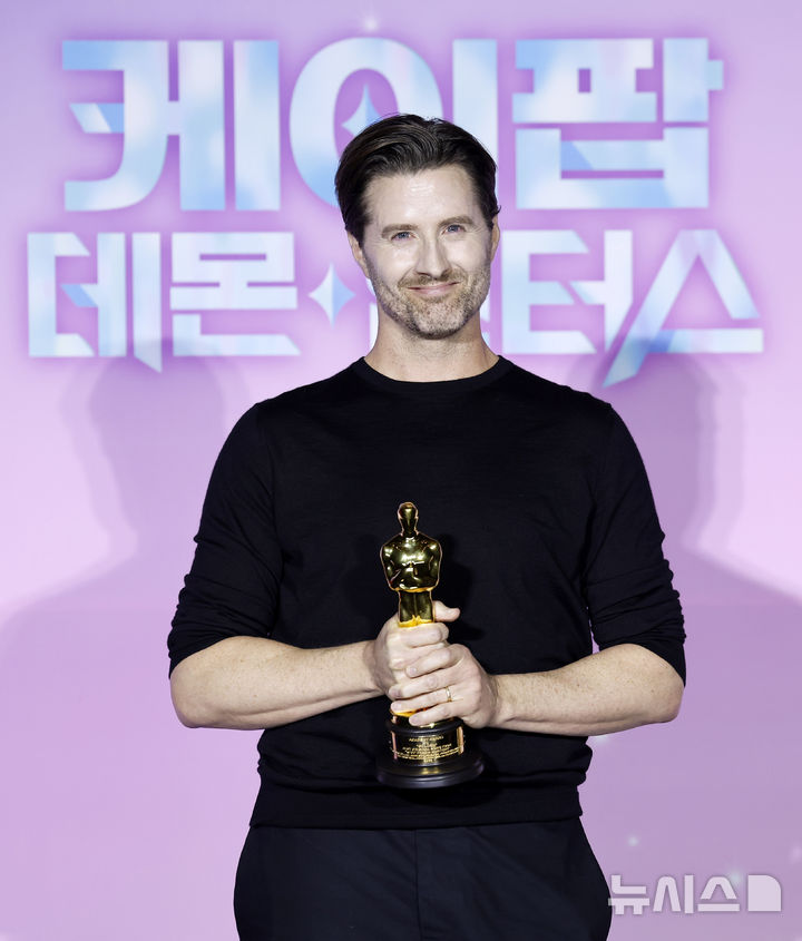 한국 찾은 크리스 애플한스 감독