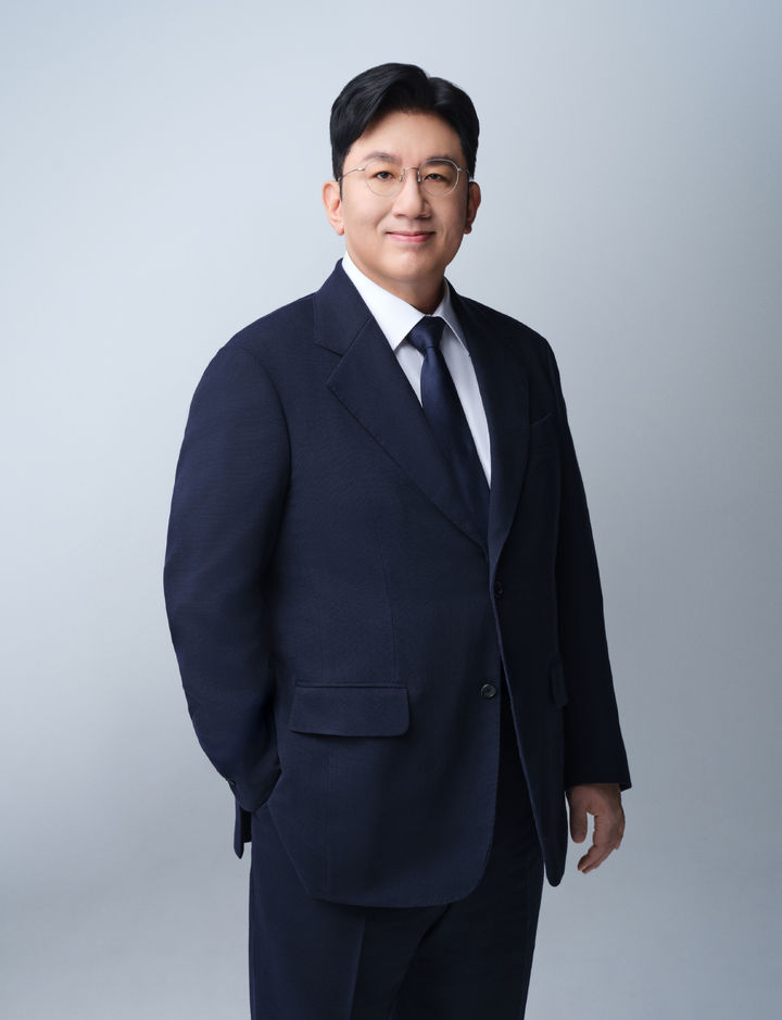 방시혁 하이브 의장, 영장신청에 음악인생 분수령