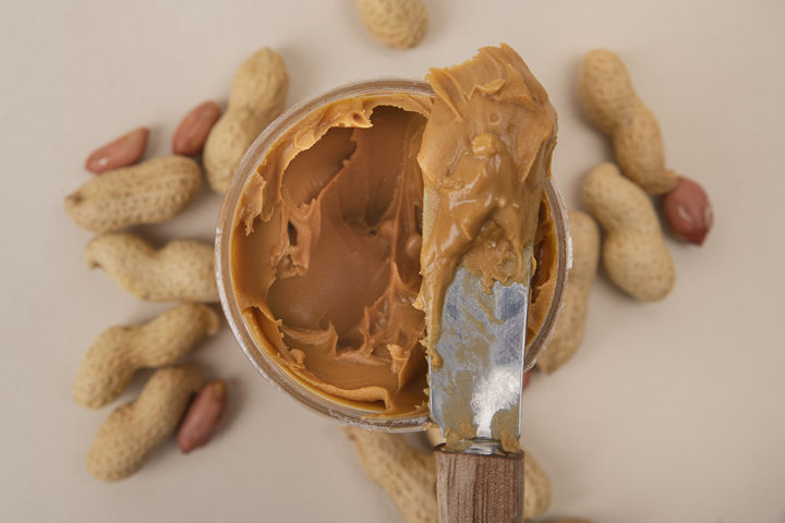 땅콩버터, 건강식일까 고칼로리 식품일까…핵심은 '이것'