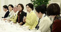 김혜경 여사 "유네스코 한복 등재, 국민에 큰 자부심 될 것…힘 보태겠다"(종합)