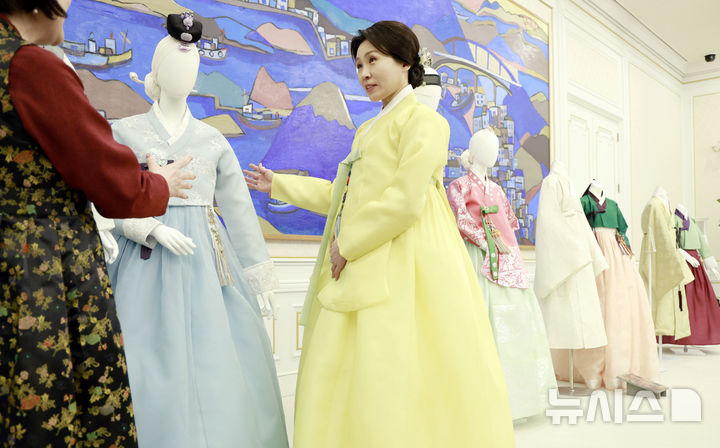 김혜경 여사 "유네스코 한복 등재, 국민에 큰 자긍심 될 것" [뉴시스Pic]