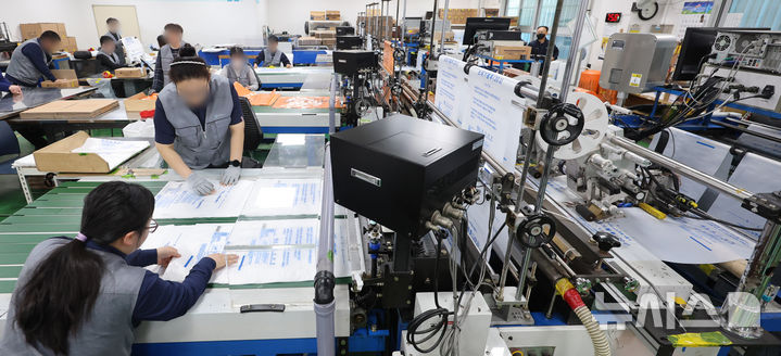 원료수급 불안에도 계속되는 종량제봉투 생산