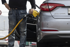 중동전쟁 한 달, ETF 지형도 재편…'불타는 유가' vs '빛바랜 금'