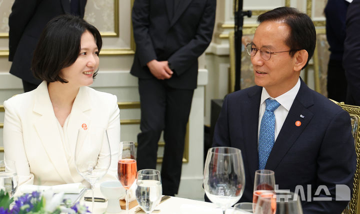 국빈오찬 참석한 최수연-김종출 대표
