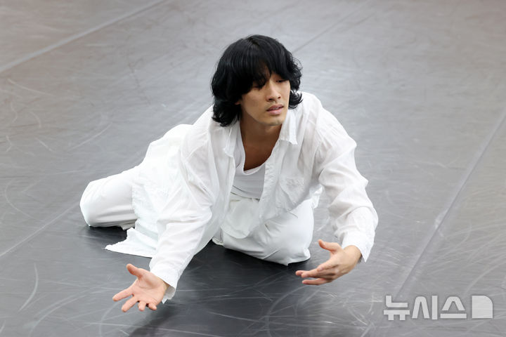 국립무용단 '귀향' 무용수 이석준