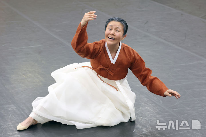 국립무용단 '귀향' 무용수 장현수