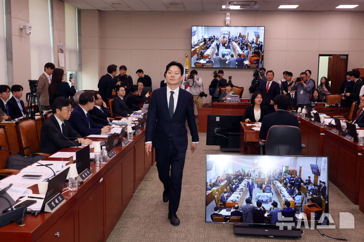 소명서 전달 마친 박상용 검사