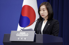 靑 "혼잡시간대 피해 대중교통 이용하는 시민에 인센티브…공공부문 시차 출퇴근제"