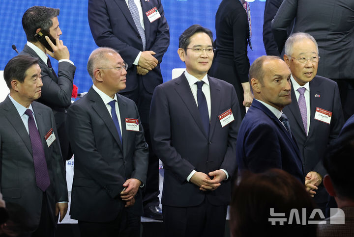 이재용·정의선, 佛 마크롱 만났다…반도체·수소 협력 확대 기대감↑