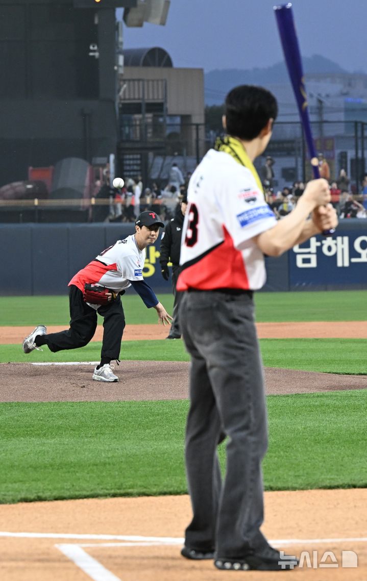 KIA타이거즈 첫 홈 개막전 시구 나선 배우 배유람