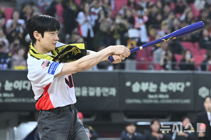 '모범택시' 이제훈, '모범 스윙'