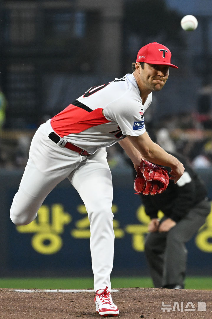 역투하는 KIA 네일