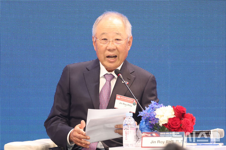 발언하는 류진 한국경제인협회장