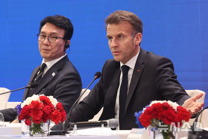 발언하는 마크롱 프랑스 대통령