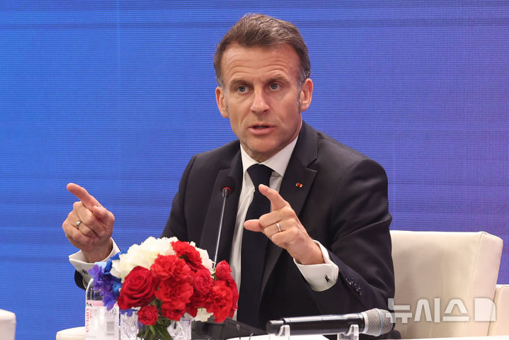 발언하는 마크롱 프랑스 대통령