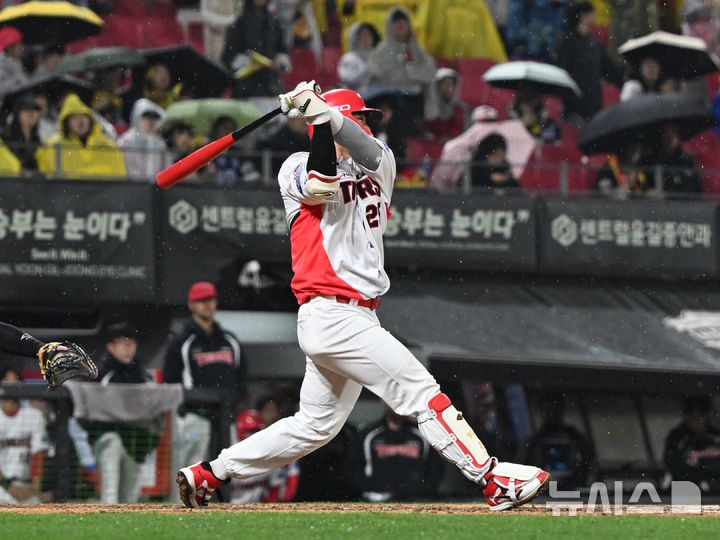 KIA 한준수, 1호 홈런포