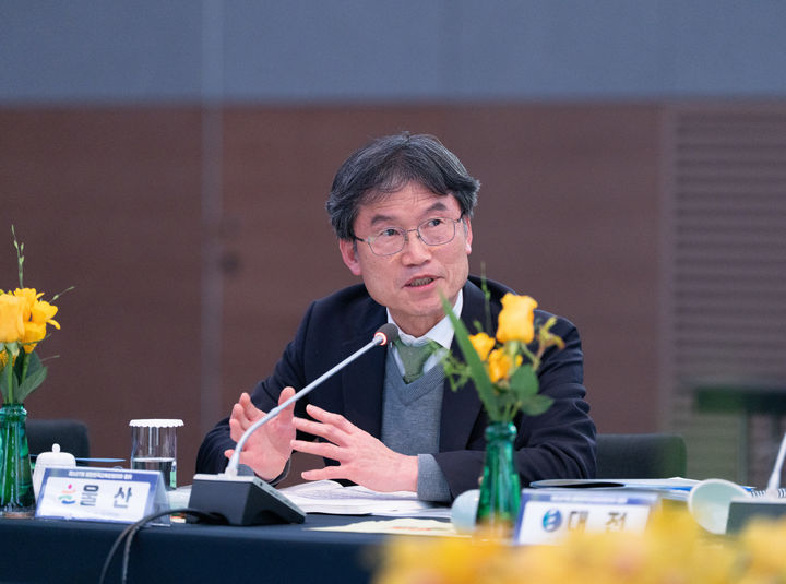 '학부모 교육 참여 법제화' 본회의 통과…'지원센터' 설치