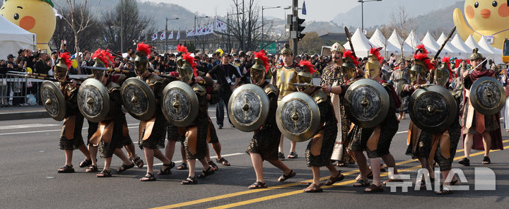 부활의 기쁨 알리는 2026 부활절 퍼레이드