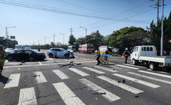 제주서 SUV·트럭·승용차 충돌…5명 이송