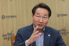 유정복 "인천 미래, 초보운전사에 맡길 것인가"[인터뷰]