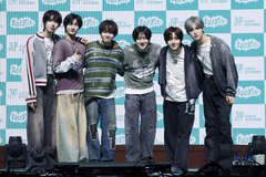 숨기지 않아 더 눈부신 20대의 직진…킥플립 "눈에 거슬리고 싶어"