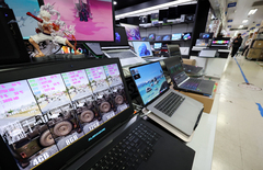 "오늘이 가장 싸다"…메모리값 폭등에 PC·태블릿 줄줄이 가격 인상