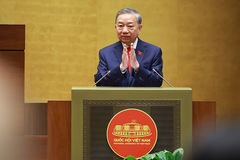 베트남 또럼 서기장, 국가주석으로 선출…당·정 장악