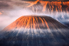 1만 년 최강 분화 화산, 다시 꿈틀…日 해저 '비상 신호'