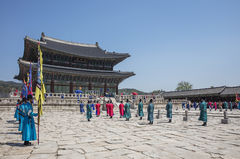 "오늘은 궁으로 출근합니다"…일상으로 들어온 궁궐 문화