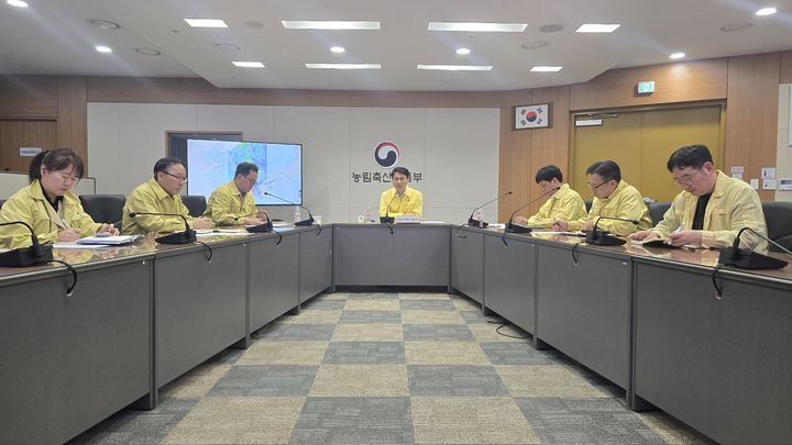 봄철 저온 비상…정부, 과수 피해 최소화 긴급 점검 나서