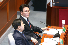 김 총리 "추경, 골든타임 지키는 구원투수…신속 통과·집행 필수적"