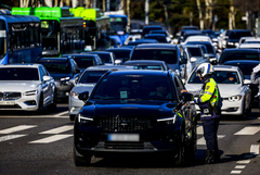 "앞차도 그랬는데 왜 나만"…출근길 '꼬리물기' 집중단속[현장]