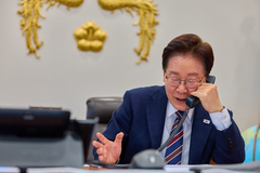 아누틴 찬위라꾼 태국 총리와 전화통화 하는 이재명 대통령