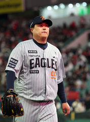 10K 삼진쇼에도 덤덤한 류현진 "삼진 욕심 전혀 없어…야수 믿고 던진다"