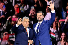 푸틴 앞 ‘생쥐’ 자처한 헝가리 오르반…친러 문건까지 터져 '총선 역풍'