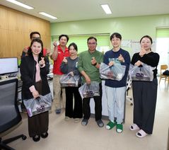 BBQ, 현장 찾아간 '치킨릴레이'…"사회복지사·아이들에 온기 전달"