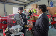 박인환 우정사업본부장, 폭발 사고 현장서 시민 구한 집배원 격려