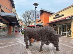 백화점 속 미술관…유통업계, 전시·체험 결합한 '경험 플랫폼' 전환