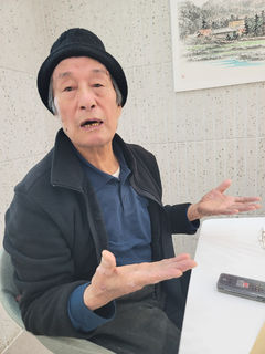 '76년 백방' 납북父 흔적…추모비 새겨진 이름 보자 울먹