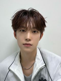 '부적절 언행' 알디원 김건우, 활동 중단…7인 체제 전환