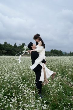 피아노맨, '2년 교제' 비연예인 연인과 결혼