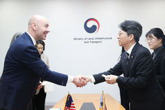 국토 2차관, 美 도로교통안전청 청장 면담…"안전정책 협력 강화"