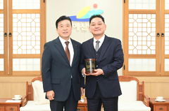 '5년간 돼지고기 6375㎏ 기탁'…예산군, 제이아이푸드에 감사패